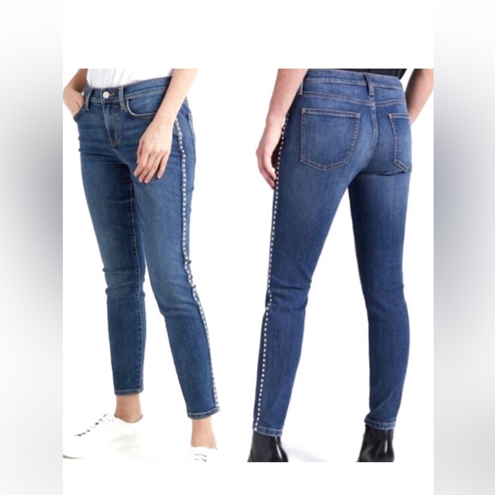 NWT:  Current/Elliott skinny Jean with silver studs down the side. Size: 29